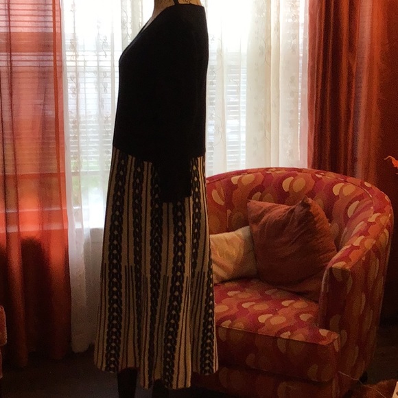 Black and White Sweater Dress - Picture 6 of 11